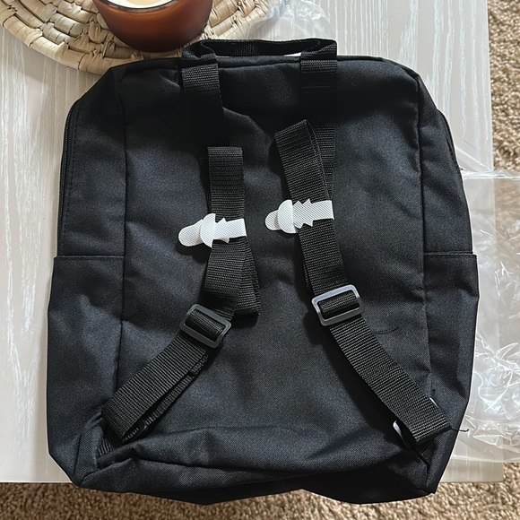 DSW Backpack - Picture 3 of 4